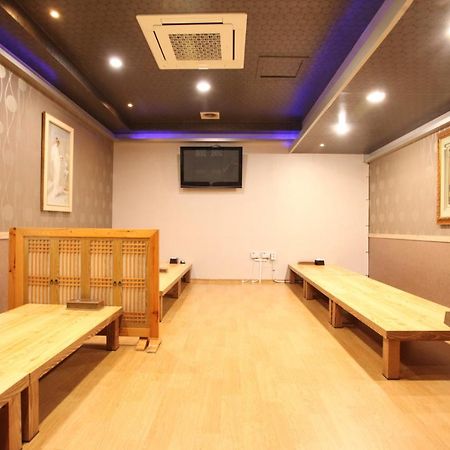 Metro Pol Tourist Hotel Pyeongtaek Bagian luar foto