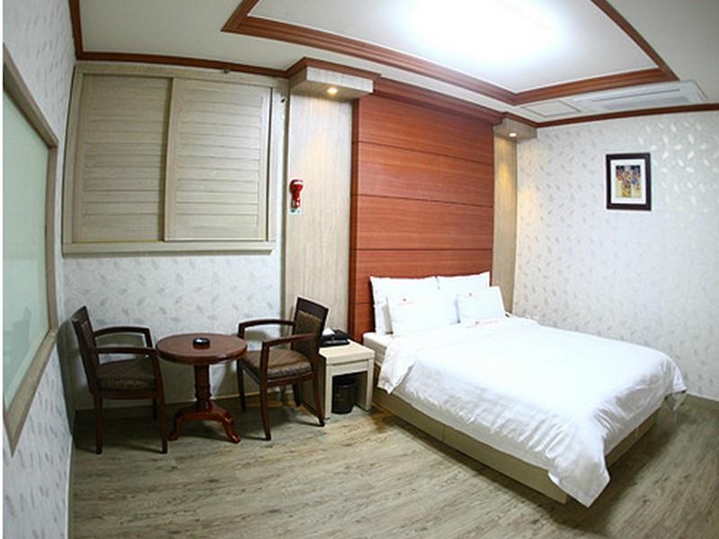Metro Pol Tourist Hotel Pyeongtaek Bagian luar foto