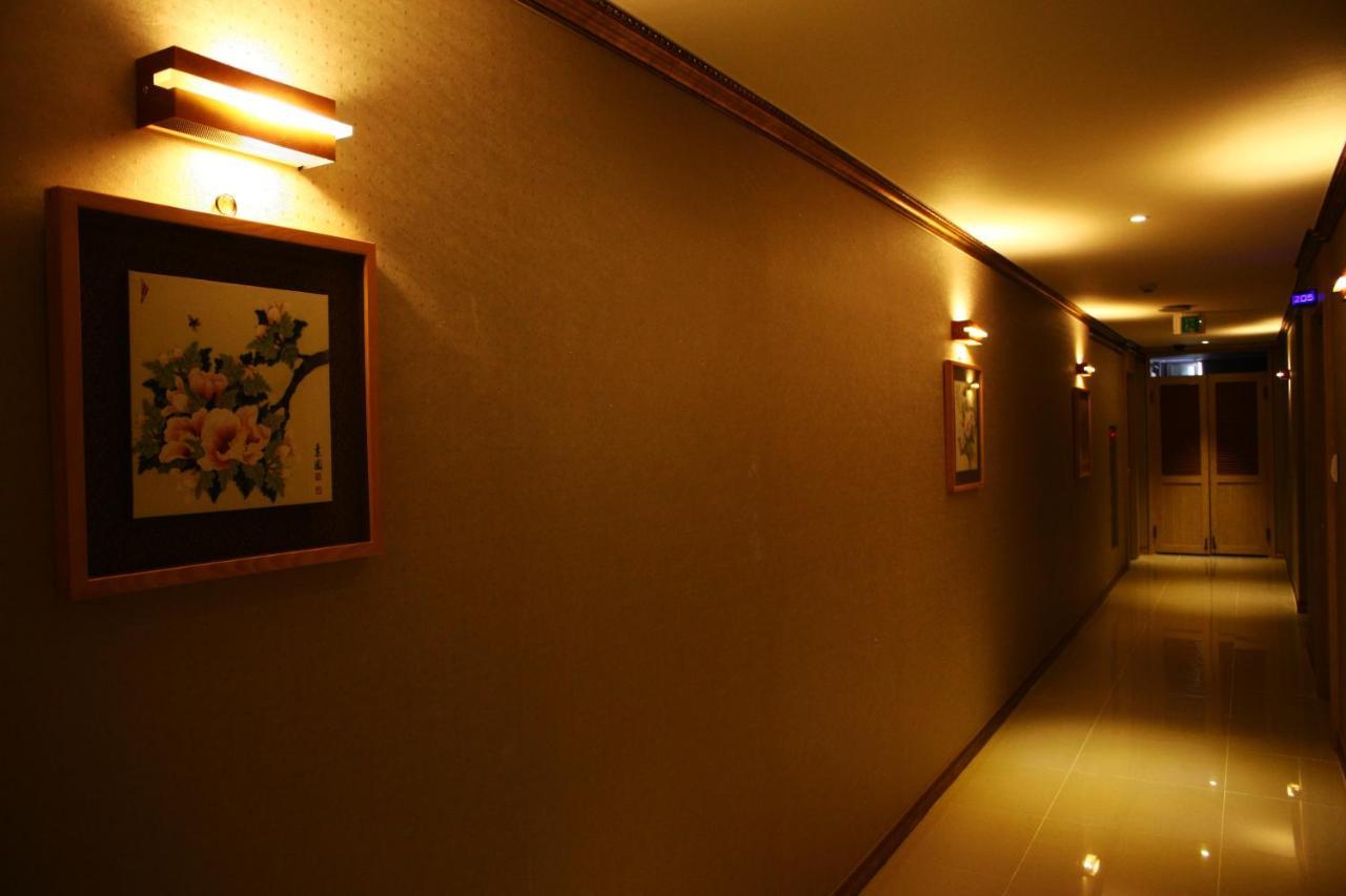 Metro Pol Tourist Hotel Pyeongtaek Bagian luar foto