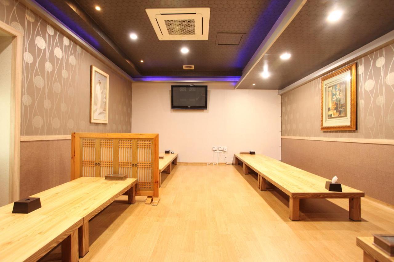 Metro Pol Tourist Hotel Pyeongtaek Bagian luar foto