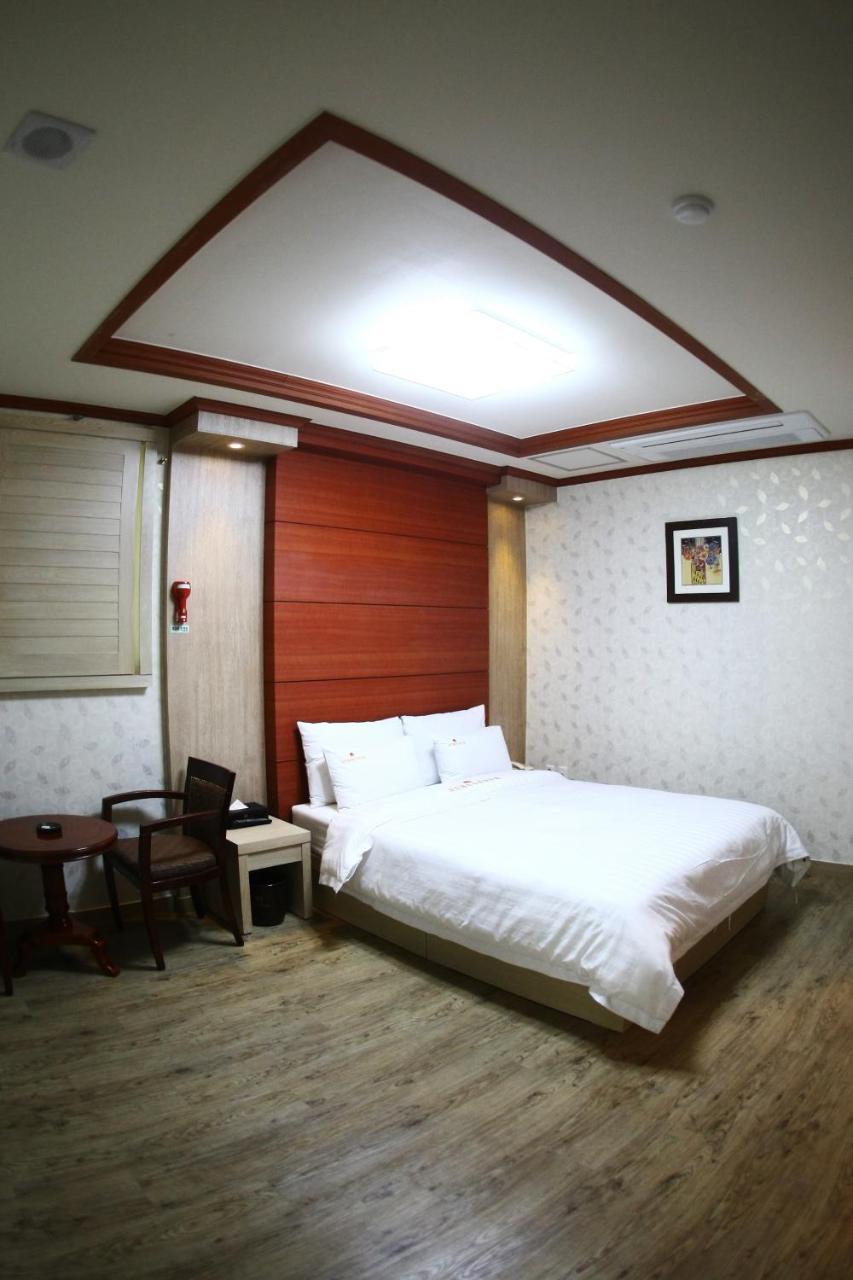 Metro Pol Tourist Hotel Pyeongtaek Ruang foto