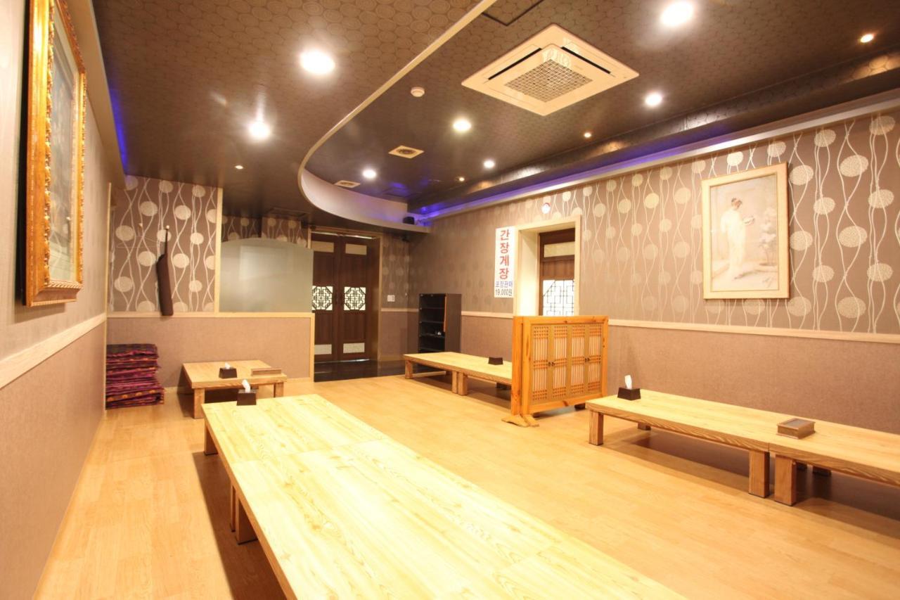 Metro Pol Tourist Hotel Pyeongtaek Bagian luar foto