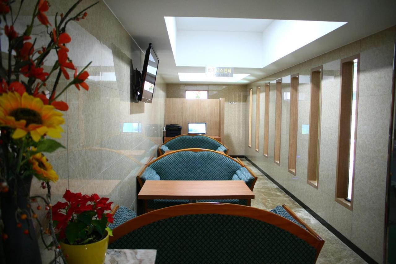 Metro Pol Tourist Hotel Pyeongtaek Bagian luar foto