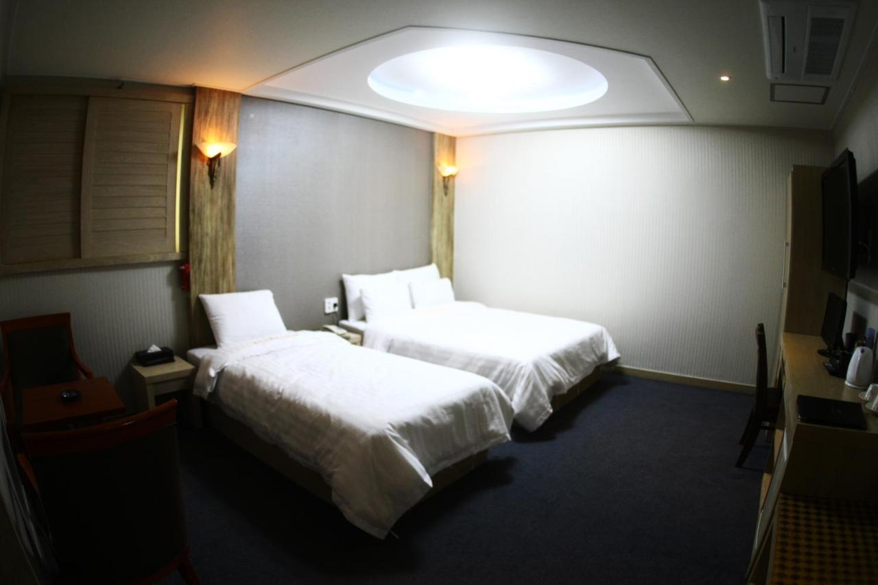 Metro Pol Tourist Hotel Pyeongtaek Ruang foto