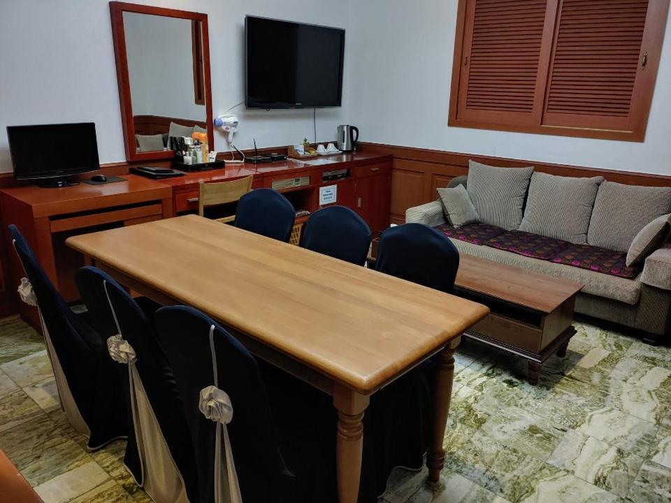 Metro Pol Tourist Hotel Pyeongtaek Bagian luar foto